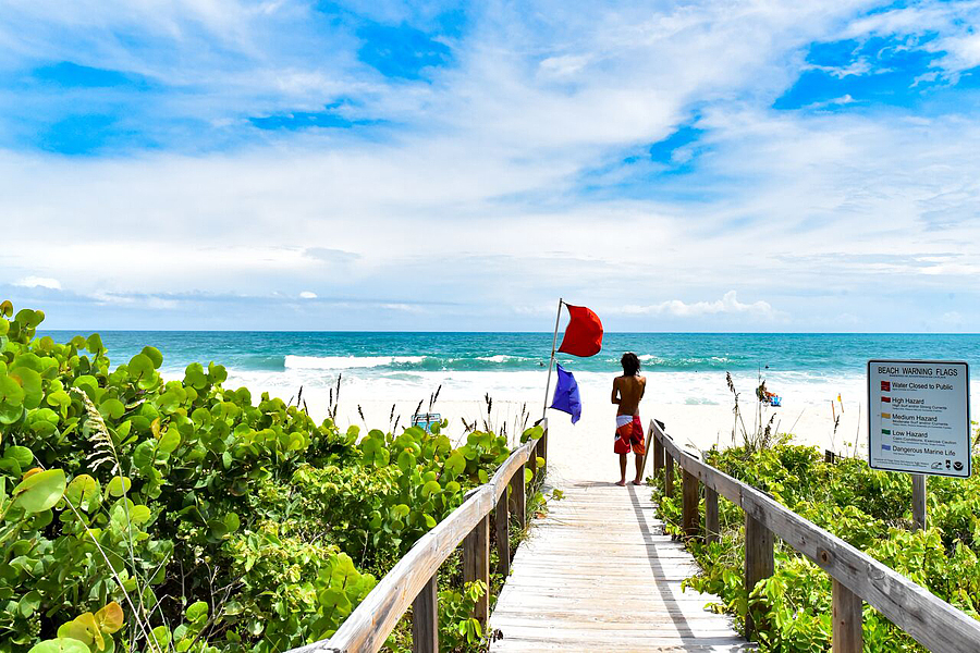 Vero Beach FL has many public beaches.
