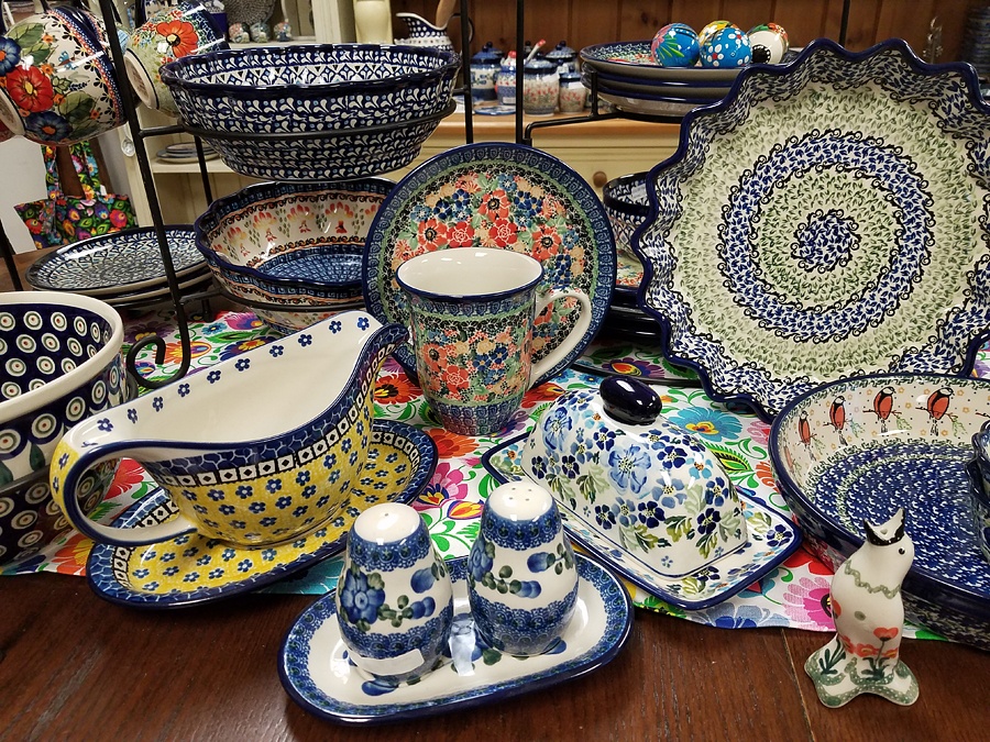 assorted Polish pottery